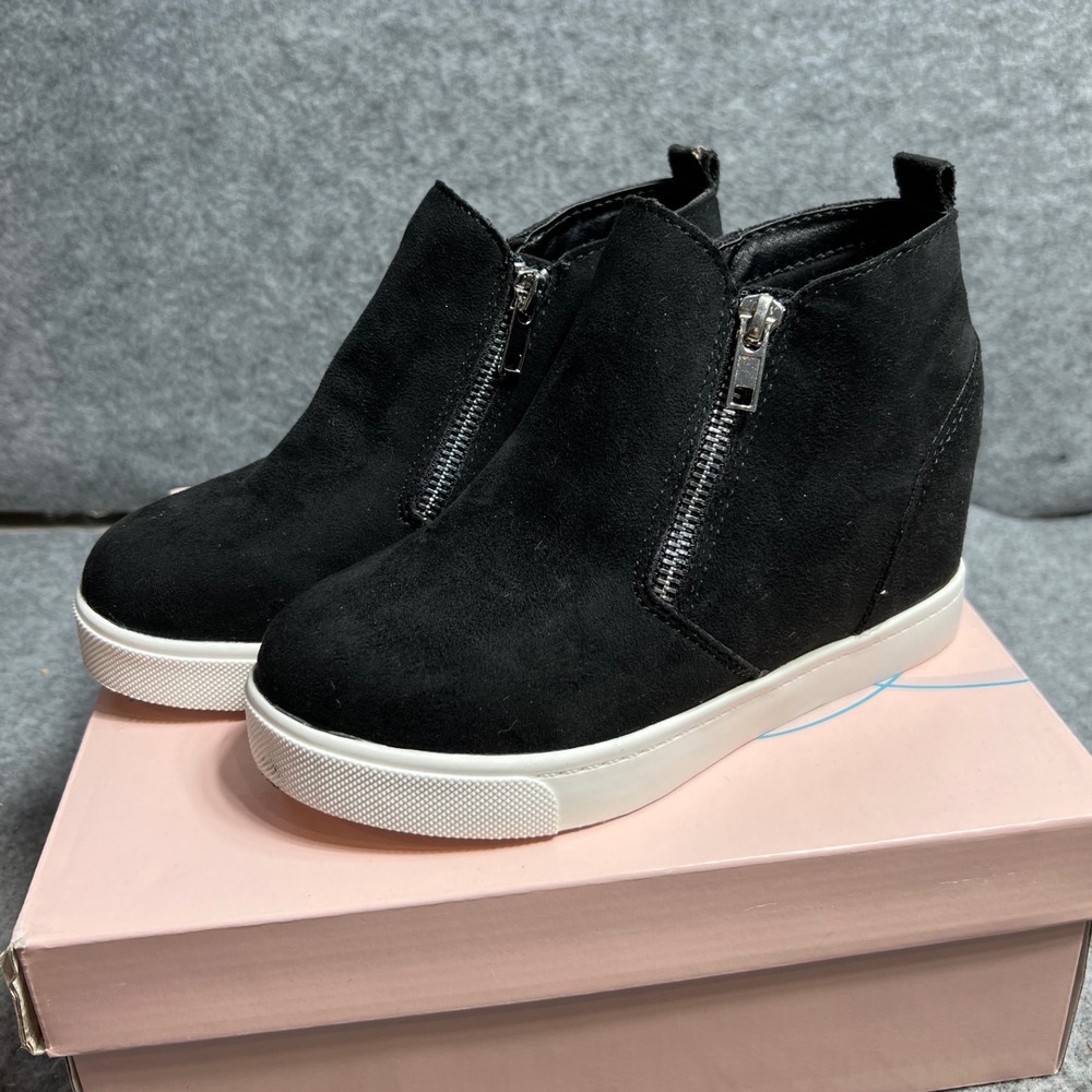 Soda Kids Taylor Girls Black Suede Wedge Sneakers Zipper Booties Girls Size 2